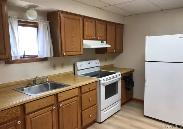 Listing Photo 5 - Condo for sale in building located at 36 Grant St, North Tonawanda, NY 13045