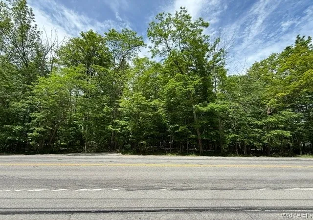 1st image of 1823 Center St, East Aurora, NY 14052 | MLS# B1690075