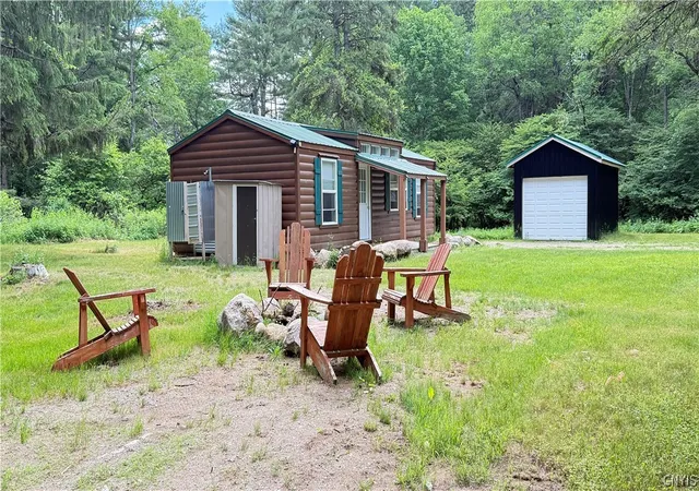 Homes for sale in Remsen, NY | 9106 Brown Tract Rd, Remsen, NY 13438 | MLS# S1690447