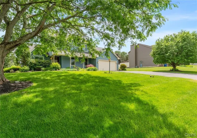 Photo 3 of Sale Pending at 4014 Bronco Path, Camillus, NY 13031 | MLS# S1690176 | Listing updated on 2026-07-20