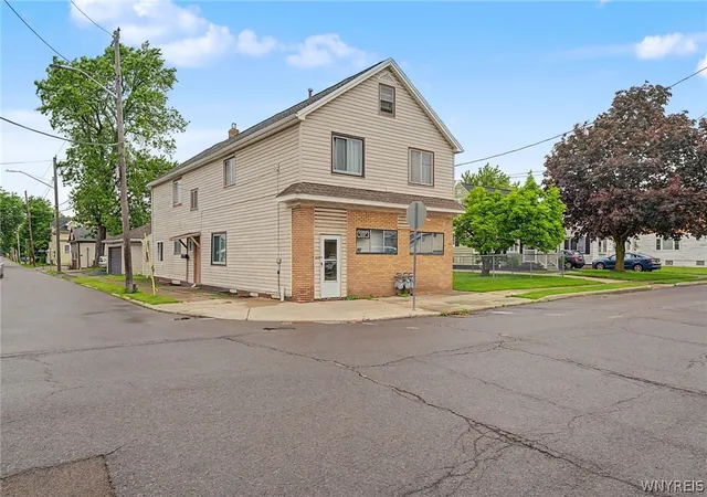 Homes for sale in Cheektowaga, NY | 130 Crocker St, Cheektowaga, NY 14212 | MLS# B1688238