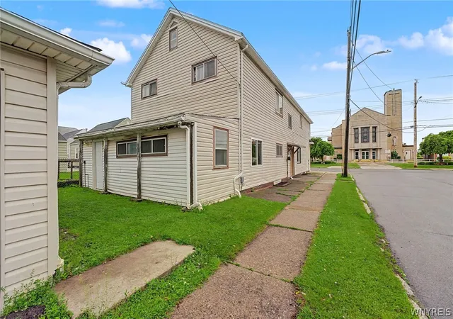 Homes for sale in Cheektowaga, NY | 130 Crocker St, Cheektowaga, NY 14212 | MLS# B1688238