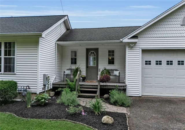 3rd image of 3840 Beebe Rd, Wilson, NY 14108 | MLS# B1690156