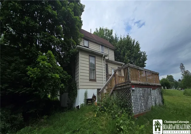 Homes for sale in Bradford Town, PA | 849 South Ave, Bradford Town, PA 16701 | MLS# R1690571
