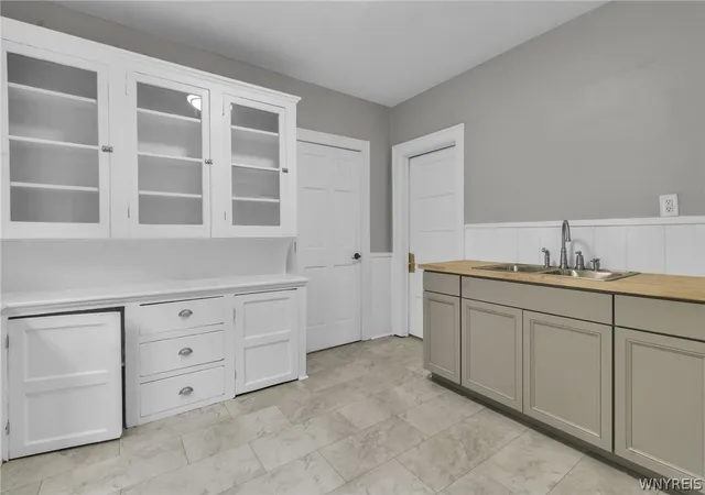 Listing Photo 5 - Condo for sale in building located at 602 Grant St, Buffalo, NY 14213