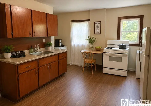 4th image of 836 E 2Nd St, Jamestown, NY 14701 | MLS# R1690592