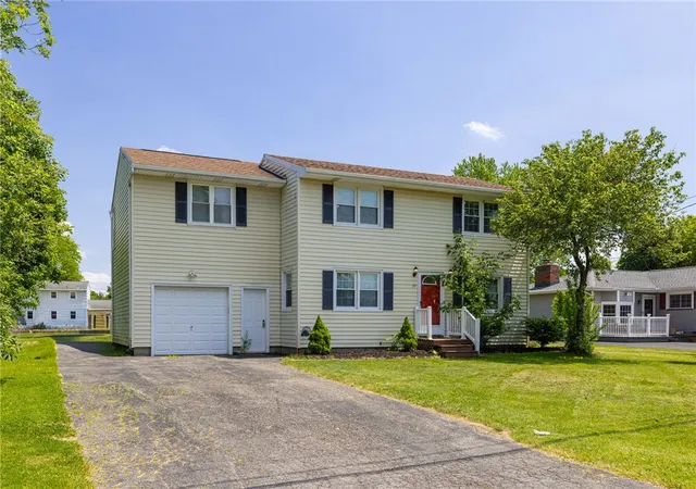 Homes for sale in Henrietta, NY | 20 Notre Dame Dr, Henrietta, NY 14623 | MLS# R1689701