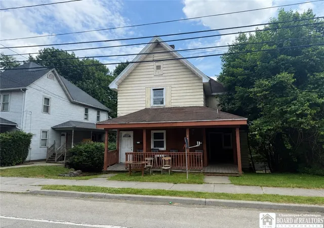 3rd image of 840 E 2Nd St, Jamestown, NY 14701 | MLS# R1690606