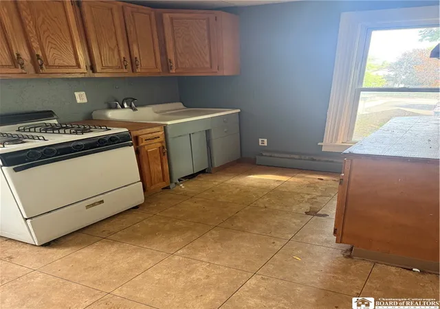 Listing Photo 2 - Condo for sale in building located at 414 Jefferson St, Jamestown, NY 14904 - Unit #