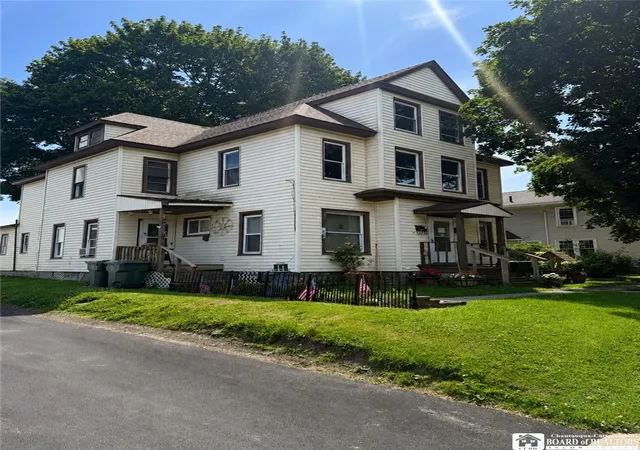 2nd image of 414 Jefferson St, Jamestown, NY 14701 | MLS# R1690639