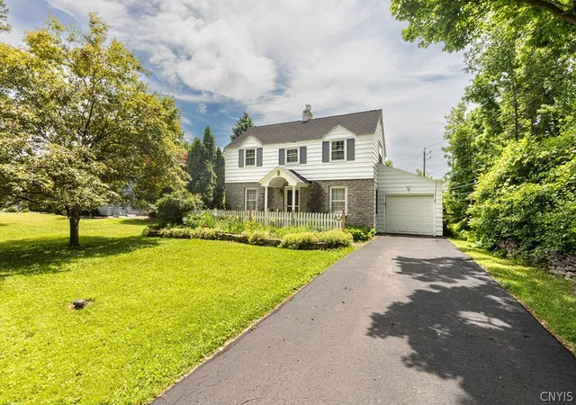Homes for sale in De Witt, NY | 2 Lansdowne Rd, De Witt, NY 13214 | MLS# S1690644