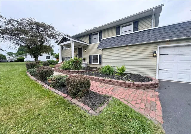 Homes for sale in Big Flats, NY | 50 Pine Circle, Big Flats, NY 14845 | MLS# R1690648