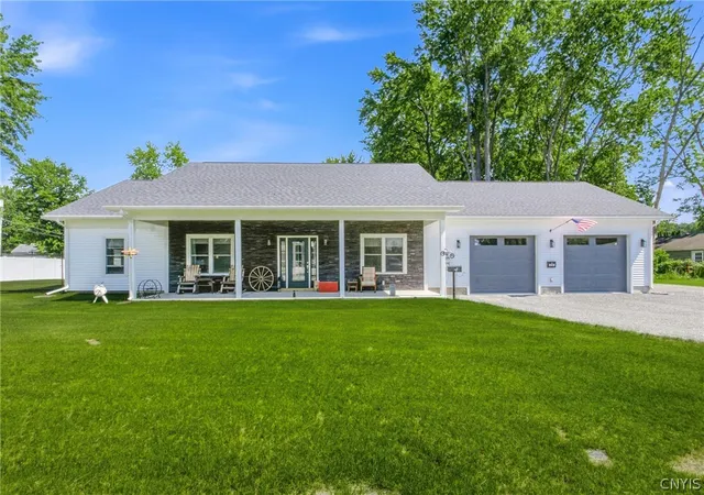 Homes for sale in Oneida, NY | 305 Grand St, Oneida, NY 13421 | MLS# S1688095