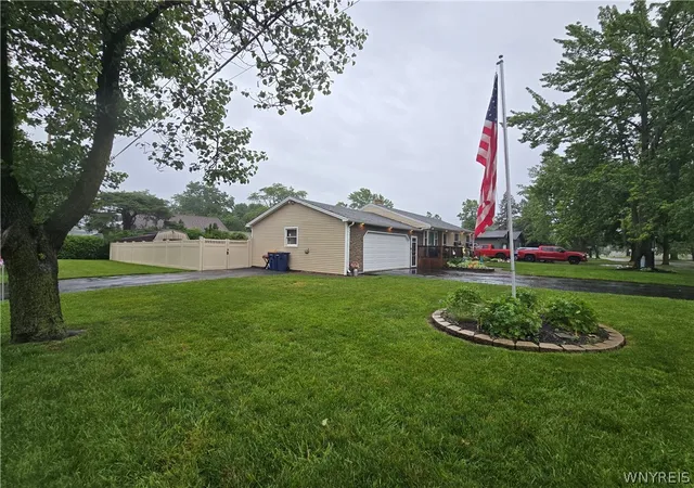 3rd image of 190 Beattie Ave, Lockport, NY 14094 | MLS# B1690628