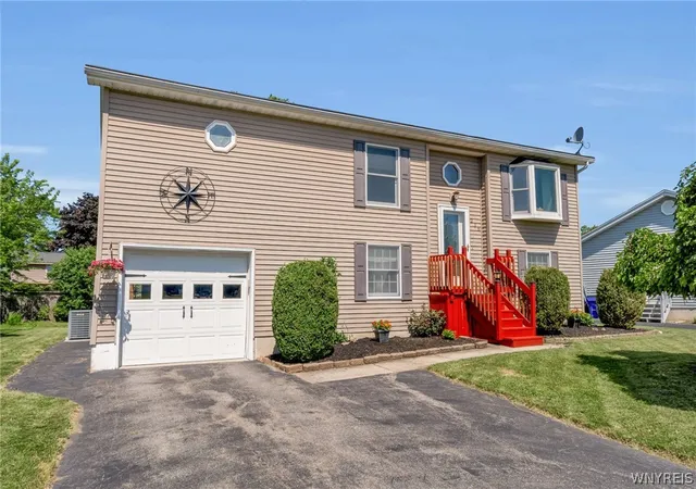 Homes for sale in West Seneca, NY | 215 Summit Ave, West Seneca, NY 14224 | MLS# B1690598