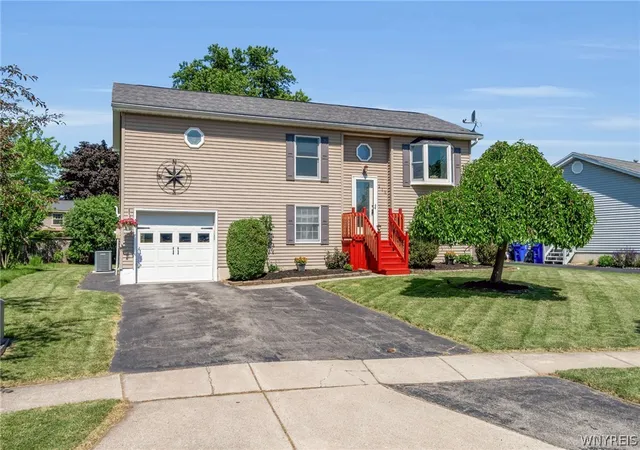 Homes for sale in West Seneca, NY | 215 Summit Ave, West Seneca, NY 14224 | MLS# B1690598