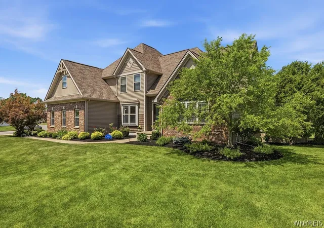 2nd image of 677 Sara Ct, Lewiston, NY 14092 | MLS# B1690436