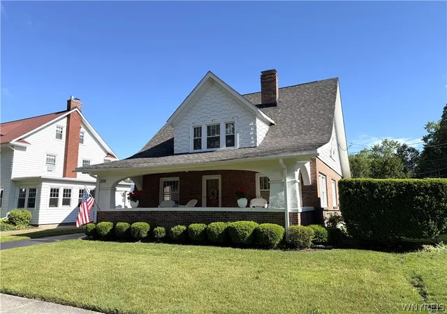 1st image of 559 Willow St, Lockport, NY 14094 | MLS# B1688441
