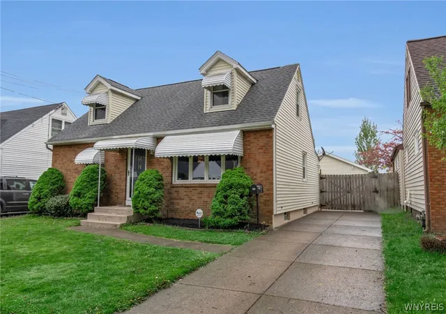 Photo 3 of Sale Pending at 119 Wagner Ave, Buffalo, NY 14212 | MLS# B1689427 | Listing updated on 2026-07-21