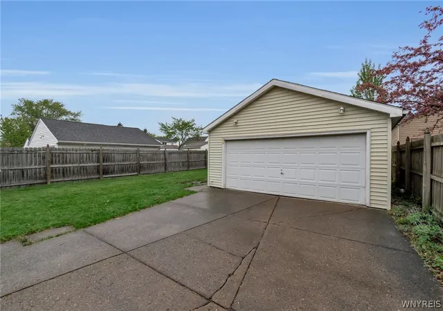 Photo 4 of Sale Pending at 119 Wagner Ave, Buffalo, NY 14212 | MLS# B1689427 | Listing updated on 2026-07-21