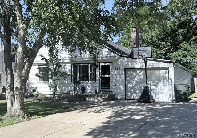 3rd image of 261 Highland Dr, Buffalo, NY 14221 | MLS# B1689296