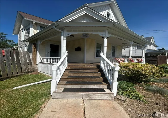 Homes for sale in Lockport City, NY | 323 Church St, Lockport City, NY 14094 | MLS# B1690627