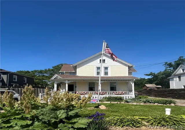 Homes for sale in Lockport City, NY | 323 Church St, Lockport City, NY 14094 | MLS# B1690627