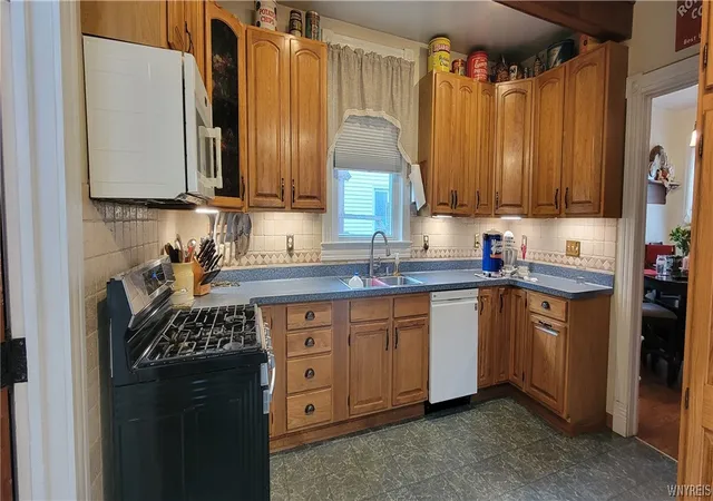Homes for sale in Lockport City, NY | 323 Church St, Lockport City, NY 14094 | MLS# B1690627