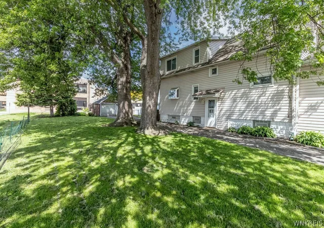 Listing Photo 4 - Condo for sale in building located at 222 Helen St, Cheektowaga, NY 14206