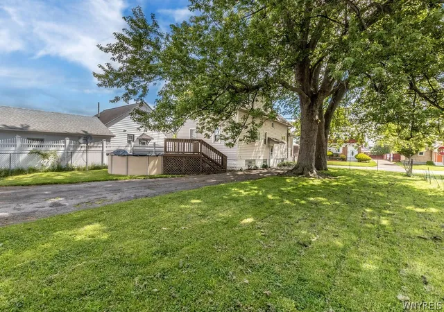 Listing Photo 5 - Condo for sale in building located at 222 Helen St, Cheektowaga, NY 14206