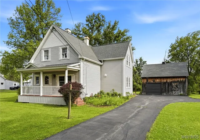 Homes for sale in West Seneca, NY | 280 Bullis Rd, West Seneca, NY 14224 | MLS# B1689466