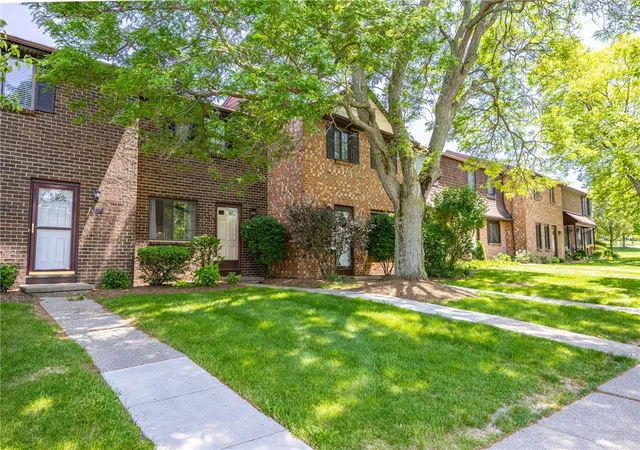 27th image of 380 Surrey Hill, Rochester, NY 14623 | MLS# R1689310