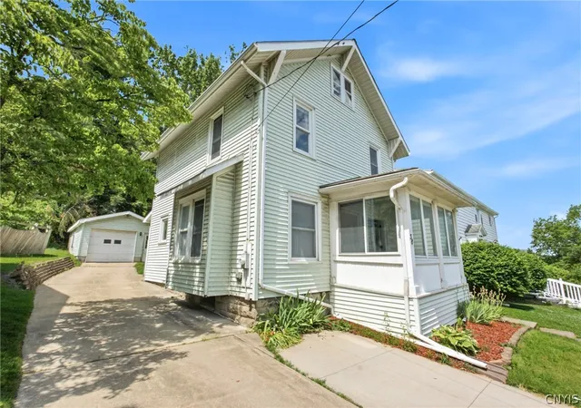 Homes for sale in Whitestown, NY | 58 Westmoreland St, Whitestown, NY 13492 | MLS# S1690718