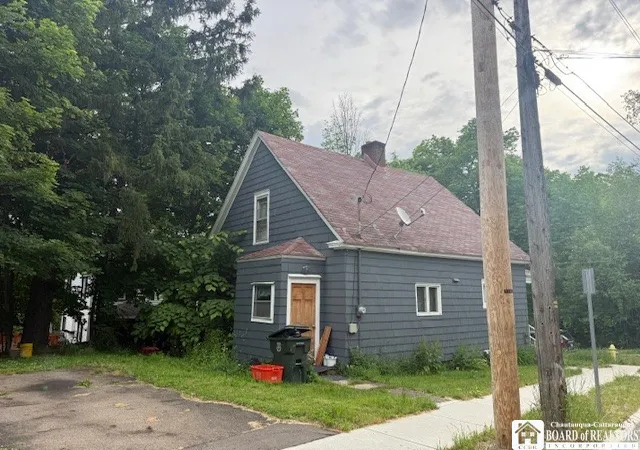 3rd image of 6 Sampson St, Jamestown, NY 14701 | MLS# R1690521