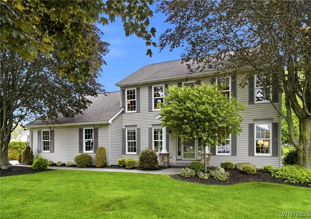 2nd image of 72 Burbank Dr, Orchard Park, NY 14127 | MLS# B1690353