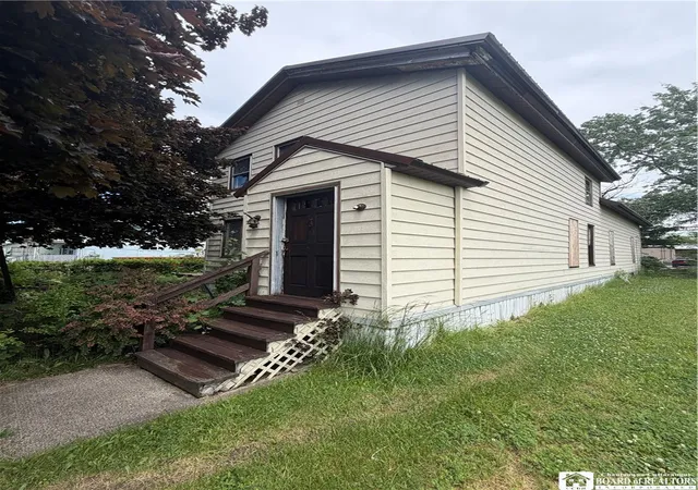 2nd image of 430 Deer St, Dunkirk, NY 14048 | MLS# R1690700