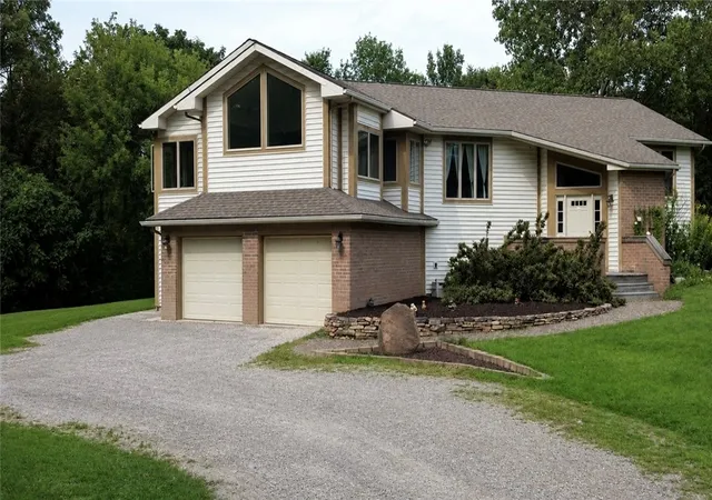 Homes for sale in Clarendon, NY | 16711 4th Section Rd, Clarendon, NY 14470 | MLS# R1687346
