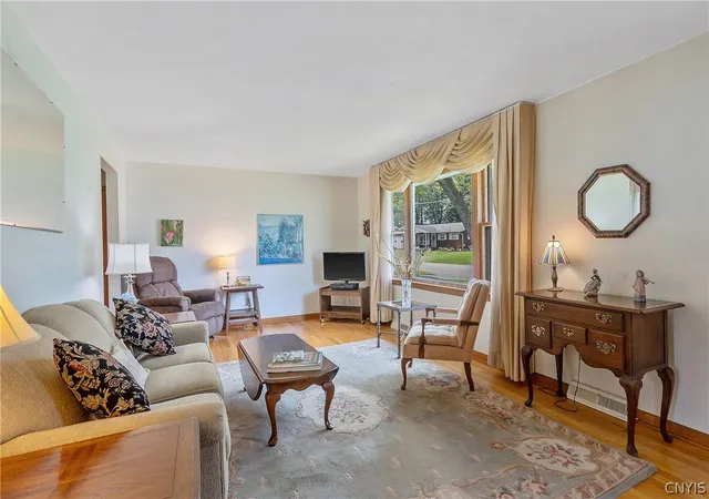 Homes for sale in De Witt, NY | 221 Greentree Dr, De Witt, NY 13057 | MLS# S1690484