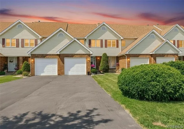 3rd image of 2735 Alder Creek Dr N #G, Wheatfield, NY 14120 | MLS# B1690757