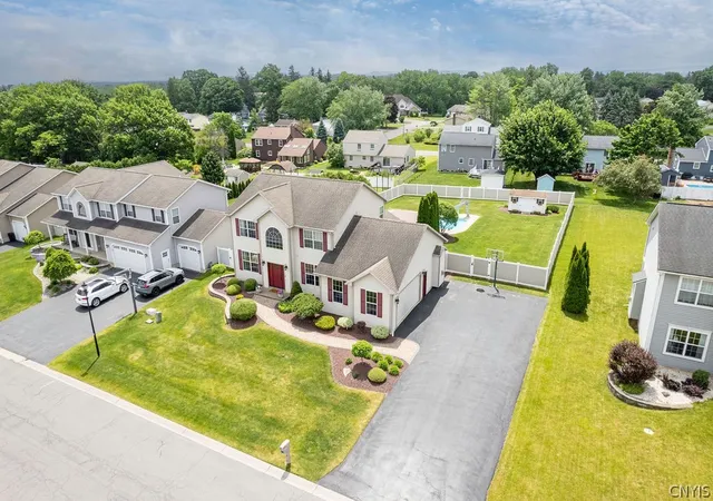 4th image of 5056 Constitution Ln, Salina, NY 13088 | MLS# S1686462