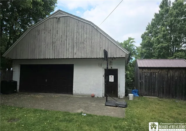 16th image of 821 Lafayette St, Jamestown, NY 14701 | MLS# R1690735