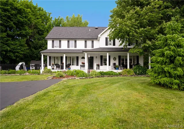 1st image of 5217 Tonawanda Creek Rd, Pendleton, NY 14120 | MLS# B1689974