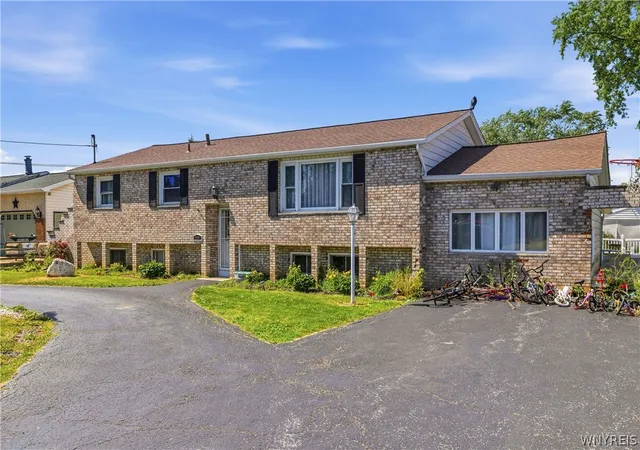 2nd image of 7416 Greenview Rd, Niagara Falls, NY 14304 | MLS# B1690507