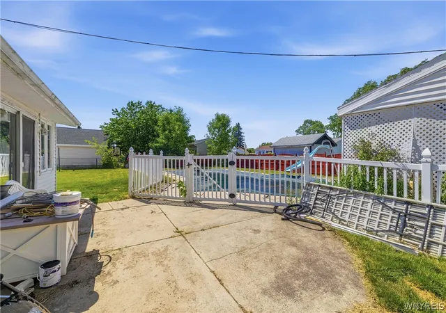 Photo 3 of Sale Pending at 7416 Greenview Rd, Niagara Falls, NY 14304 | MLS# B1690507 | Listing updated on 2026-07-22