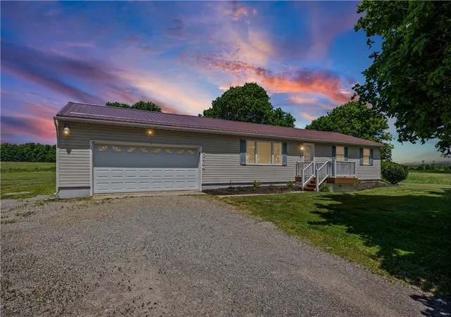 Homes for sale in Bloomfield, NY | 2964 Sand Rd, Bloomfield, NY 14469 | MLS# R1690748