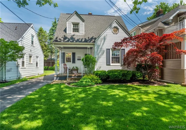 Homes for sale in North Tonawanda, NY | 564 Locust St, North Tonawanda, NY 14120 | MLS# B1690791