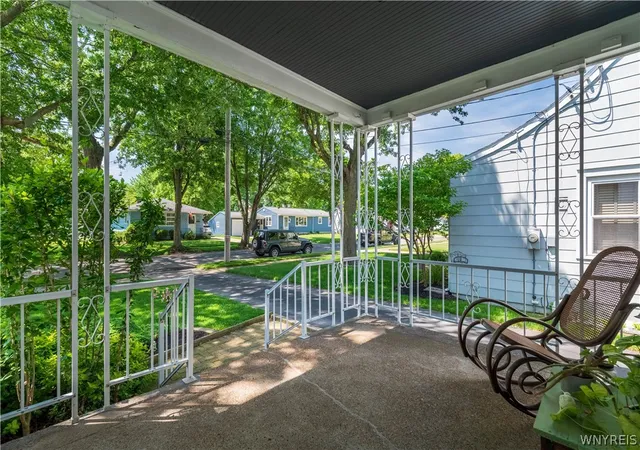 Homes for sale in North Tonawanda, NY | 564 Locust St, North Tonawanda, NY 14120 | MLS# B1690791