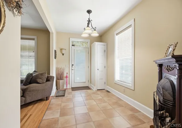 Photo 5 of Single family home for sale at 321 W Lake Rd, Oswego, NY 13126 | MLS# S1688480 | Listing updated on 2026-06-15