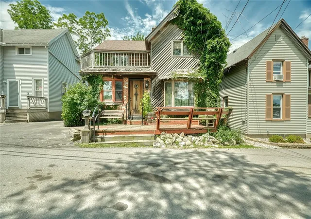 Homes for sale in Rochester, NY | 7 Lakeport St, Rochester, NY 14612 | MLS# R1685092