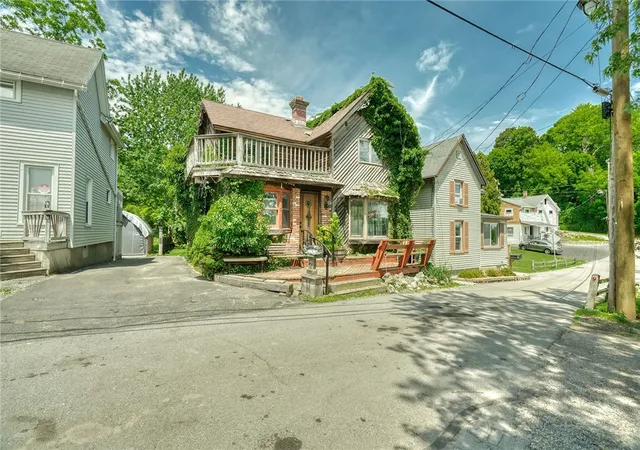 Homes for sale in Rochester, NY | 7 Lakeport St, Rochester, NY 14612 | MLS# R1685092